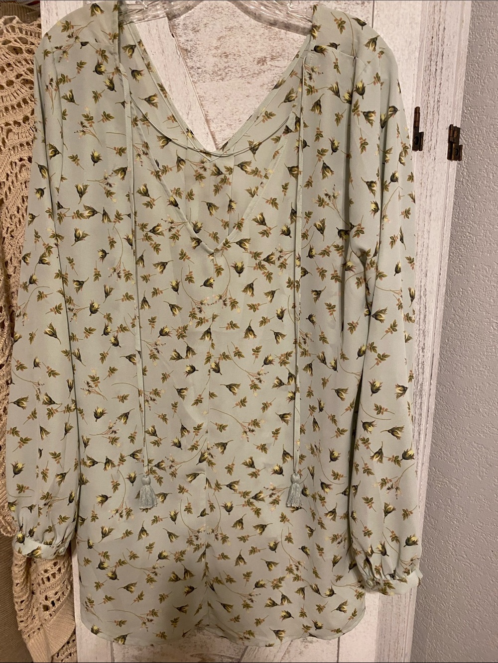 LC Lauren Conrad Light Mint Floral Tie-Neck Long Sleeve Blouse